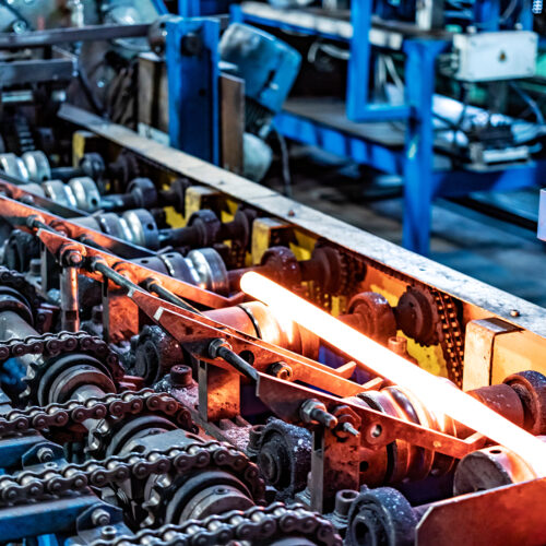 Steel reinforcement coming into cutting equipment